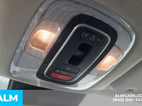 Used 2024 Hyundai Elantra Limited FWD image 17