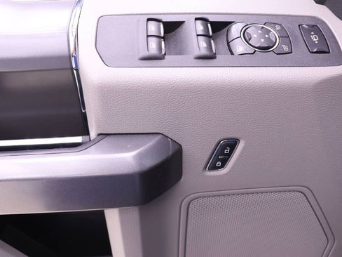 Used 2017 Ford F250 XLT w/ XLT Premium Package image 10