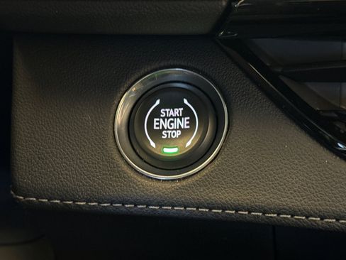 Used 2025 Buick Enclave Preferred FWD image 30