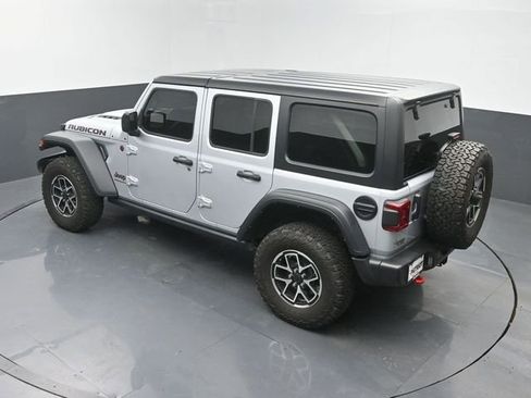 Used 2024 Jeep Wrangler Unlimited Rubicon w/ Technology Group AWD/4WD image 36
