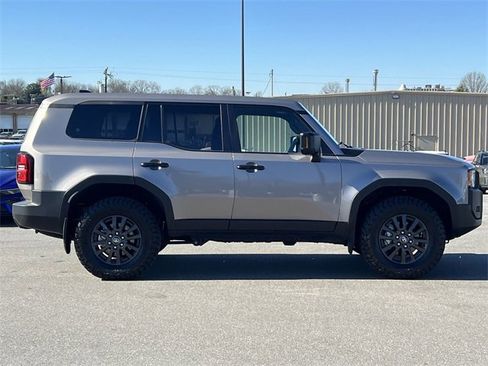 Used 2025 Toyota Land Cruiser 1958 image 38