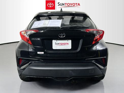 Used 2020 Toyota C-HR XLE image 5