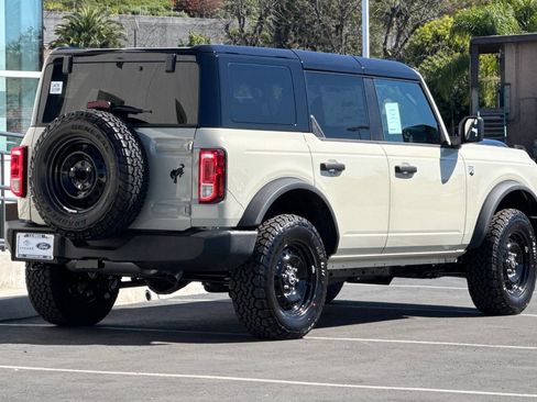 New 2026 Ford Bronco Big Bend w/ Black Appearance Package image 3