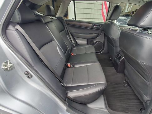 Used 2017 Subaru Outback 3.6R Limited image 13