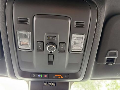 Certified 2025 Chevrolet Tahoe Premier AWD/4WD image 30