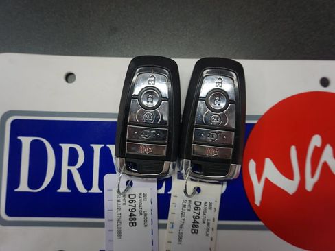Used 2022 Lincoln Navigator Reserve AWD/4WD image 20