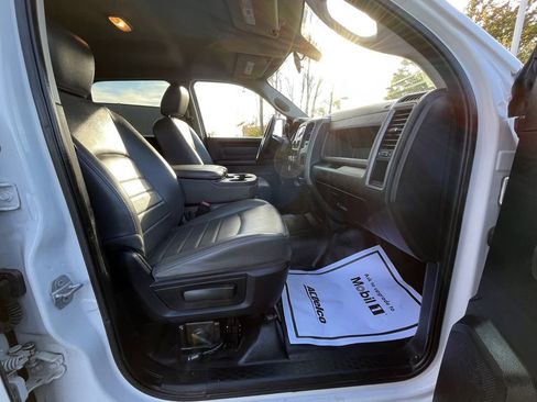 Used 2015 RAM 3500 Tradesman image 21