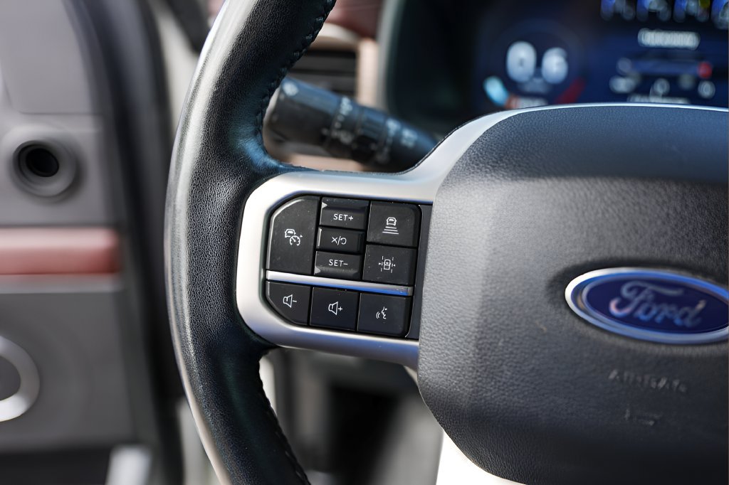 Used 2023 Ford Expedition Limited RWD image 14