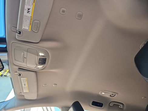 Used 2022 Chrysler Pacifica Touring-L image 32