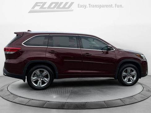 Used 2017 Toyota Highlander Limited AWD/4WD image 10