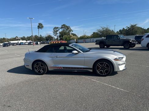 Used 2019 Ford Mustang Premium image 4