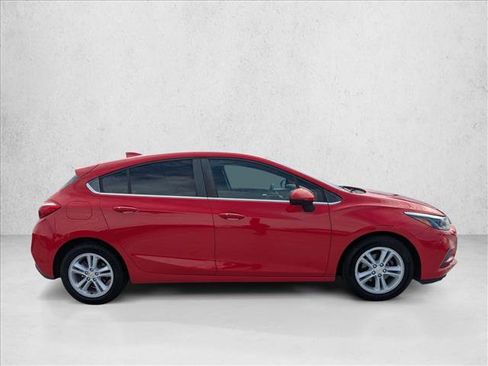 Used 2017 Chevrolet Cruze LT w/ Sun And Sound Package FWD image 4