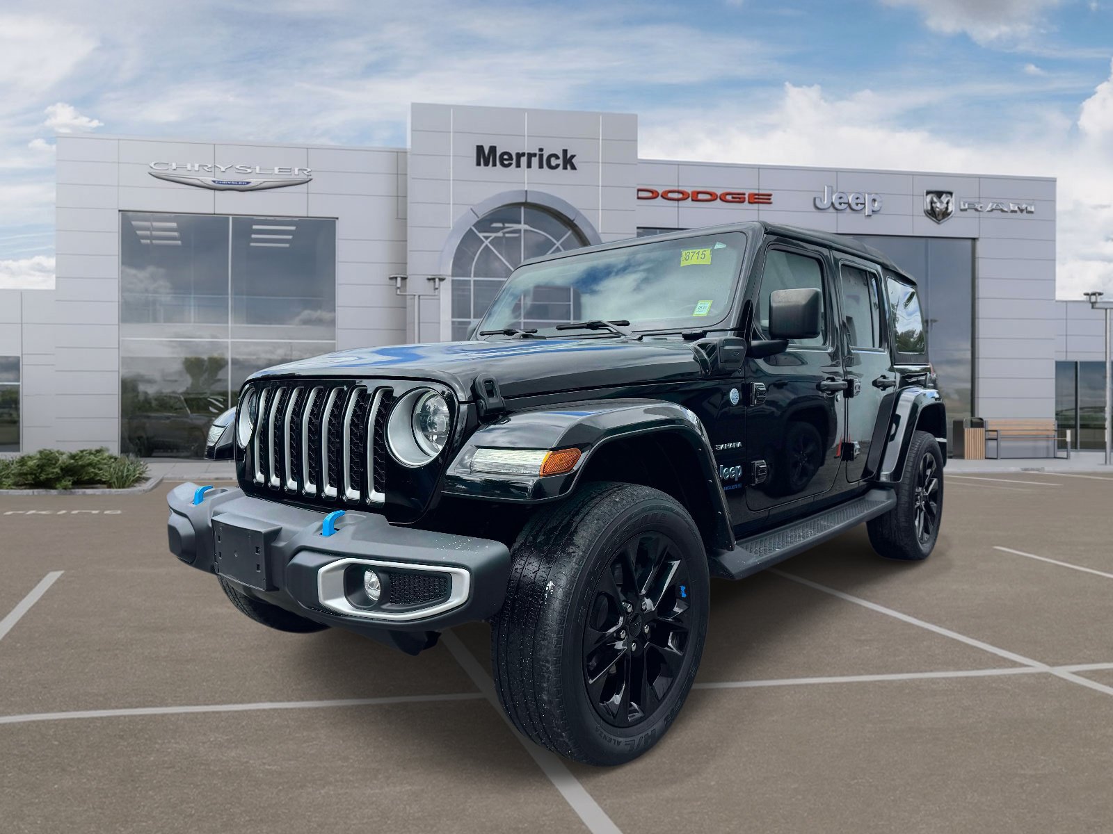 Used 2023 Jeep Wrangler Unlimited Sahara w/ Cold Weather Group AWD/4WD image 4