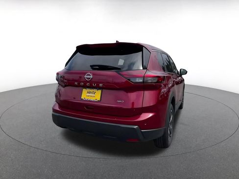 Used 2025 Nissan Rogue SV AWD/4WD image 11