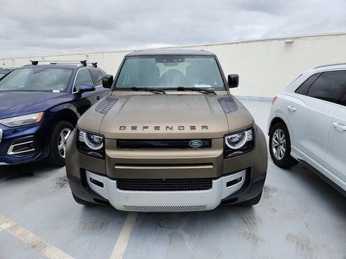 Used 2023 Land Rover Defender 110 S image 12