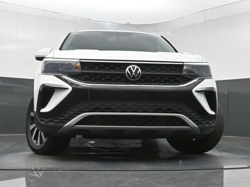 Used 2022 Volkswagen Taos SE FWD image 24