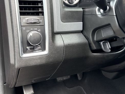 Used 2019 RAM 1500 Classic SLT RWD image 15