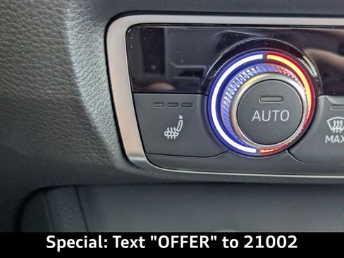 Used 2025 Audi Q3 2.0T Premium w/ Convenience Package image 24