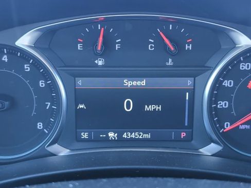 Used 2024 Chevrolet Equinox RS FWD image 16