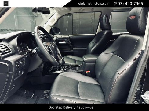 Used 2020 Toyota 4Runner Venture w/ Moonroof Package AWD/4WD image 18