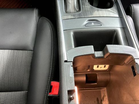 Used 2019 Chevrolet Impala LT FWD image 36