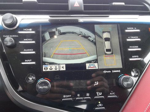 Used 2020 Toyota Camry XSE image 19