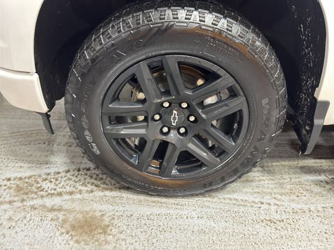 Used 2024 Chevrolet Silverado 1500 RST w/ Convenience Package II image 9