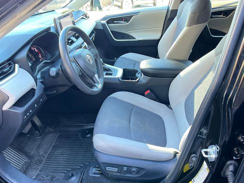 Used 2024 Toyota RAV4 XLE w/ Convenience Package image 9