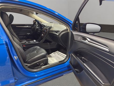 Used 2020 Ford Fusion Titanium image 19