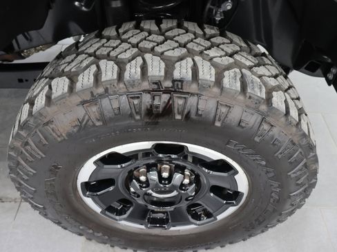 Used 2025 Ford F250 XLT w/ Black Appearance Package AWD/4WD image 3
