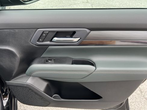 New 2026 GMC Terrain AT4 w/ Convenience Package III image 18