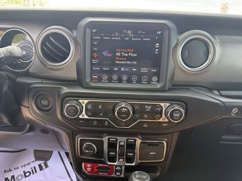 Used 2022 Jeep Wrangler Unlimited Rubicon w/ LED Lighting Group AWD/4WD image 36