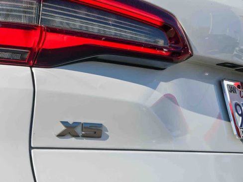 Used 2022 BMW X5 M50i w/ Executive Package image 10