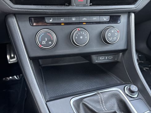 Used 2024 Volkswagen Jetta Sport FWD image 29