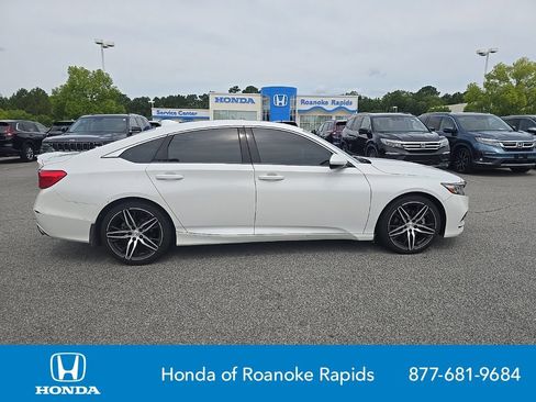 Used 2019 Honda Accord Sport image 6