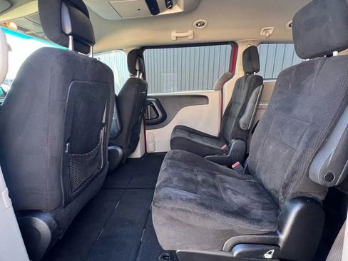 Used 2015 Dodge Grand Caravan SXT w/ Rear Park Assist Package image 10