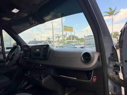 Used 2019 Mercedes-Benz Sprinter 170 image 18