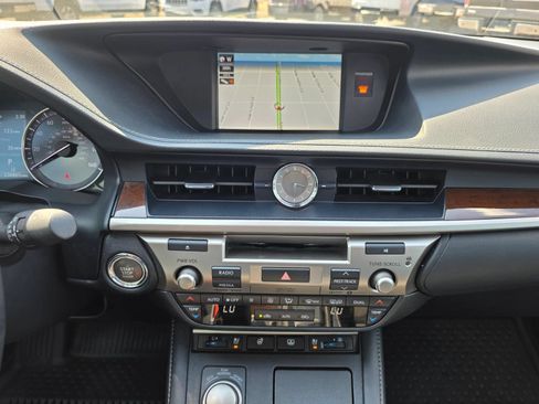 Used 2018 Lexus ES 350 w/ Ultra Luxury Package FWD image 16