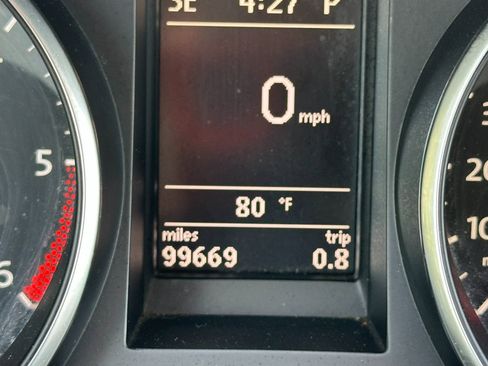 Used 2011 Volkswagen Golf TDI image 31