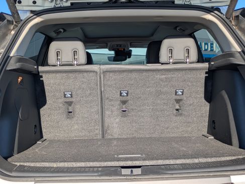 Used 2022 Buick Encore GX Essence w/ Advanced Technology Package image 7