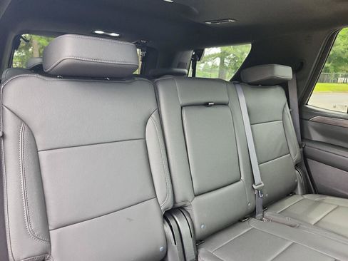 Used 2024 Chevrolet Tahoe Z71 w/ Luxury Package AWD/4WD image 11