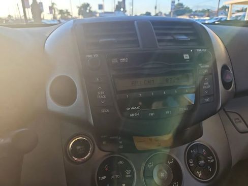 Used 2009 Toyota RAV4 Limited image 38