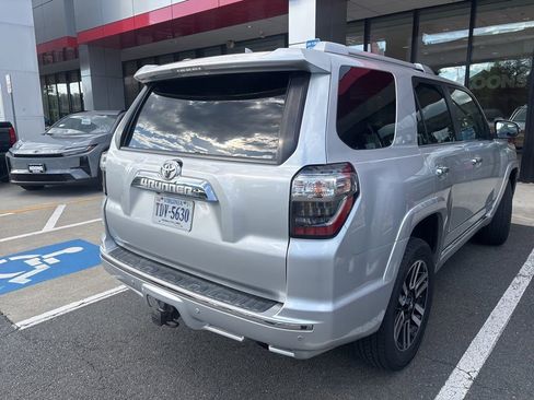 Used 2015 Toyota 4Runner Limited AWD/4WD image 8