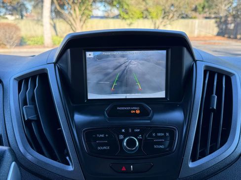 Used 2018 Ford Transit 250 148 Medium Roof image 19