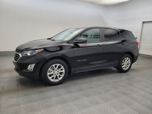 Used 2021 Chevrolet Equinox LS w/ LS Convenience Package FWD image 2