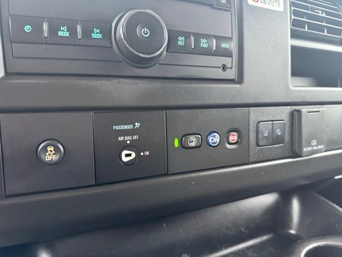 Used 2021 Chevrolet Express 2500 w/ Driver Convenience Package RWD image 20