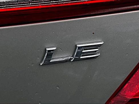 Used 2013 Toyota Camry LE image 9