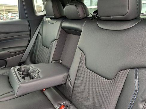 New 2026 Jeep Compass Latitude image 24