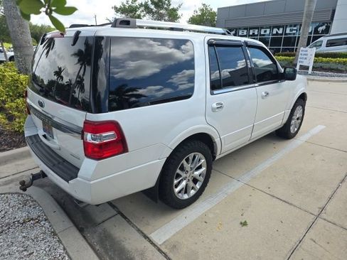 Used 2017 Ford Expedition Limited w/ Equipment Group 301A RWD image 3
