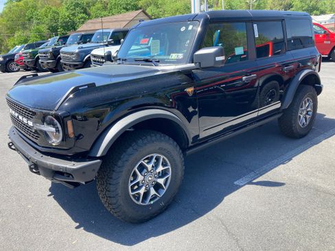 New 2025 Ford Bronco Badlands image 24